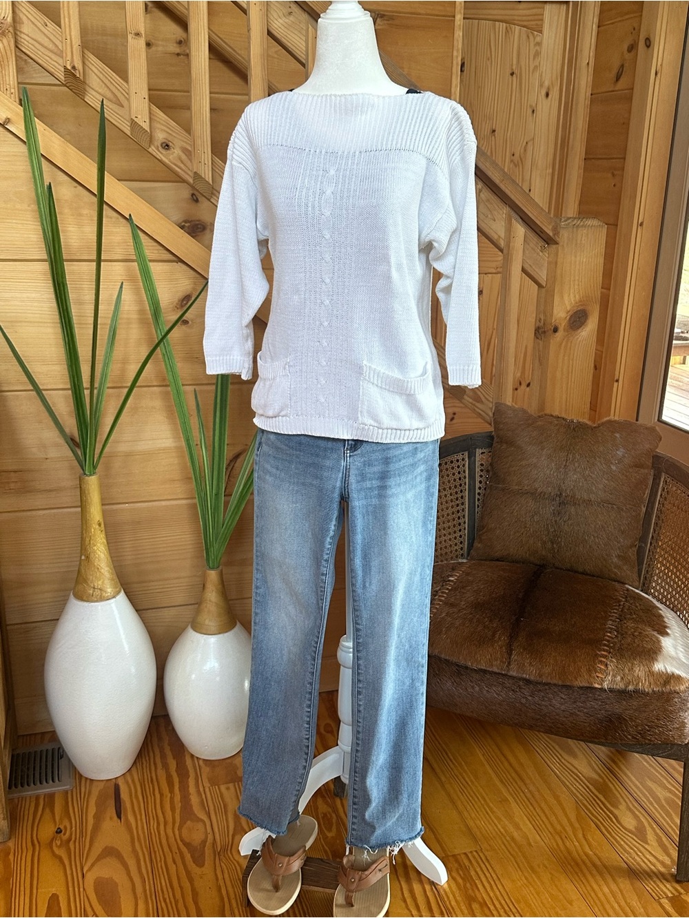 Jaclyn Smith White Off-the-Shoulder Knit Sweater